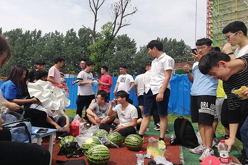 吃瓜活动图片大全,趣味横生的夏日消暑活动大盘点