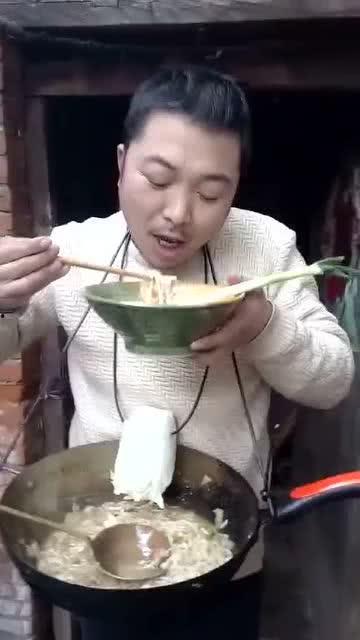 拆板凳吃瓜视频,揭秘网络热传视频背后的趣味与争议