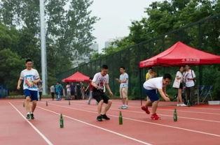 河职操场吃瓜事件,校园热议背后的真相揭晓